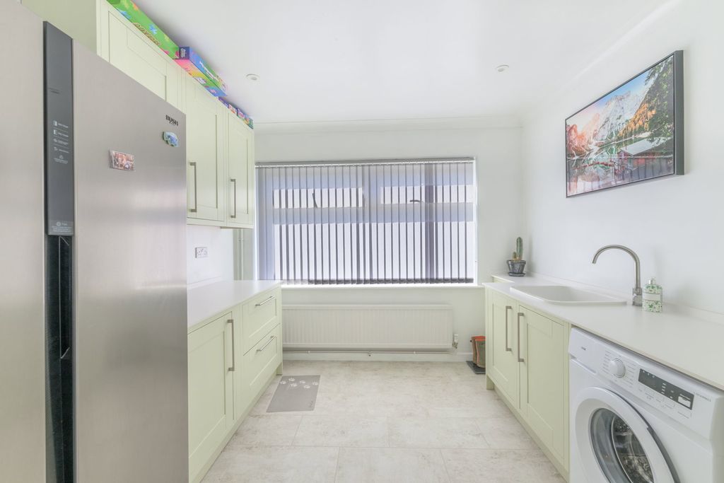 Additional image 13 of 4 bed bungalow for saleEastwood, Chatteris PE16