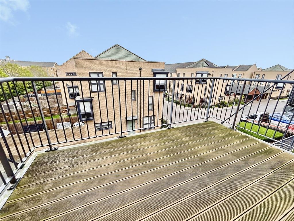 Additional image 8 of 2 bed flat for saleStarboard Crescent, Chatham ME4