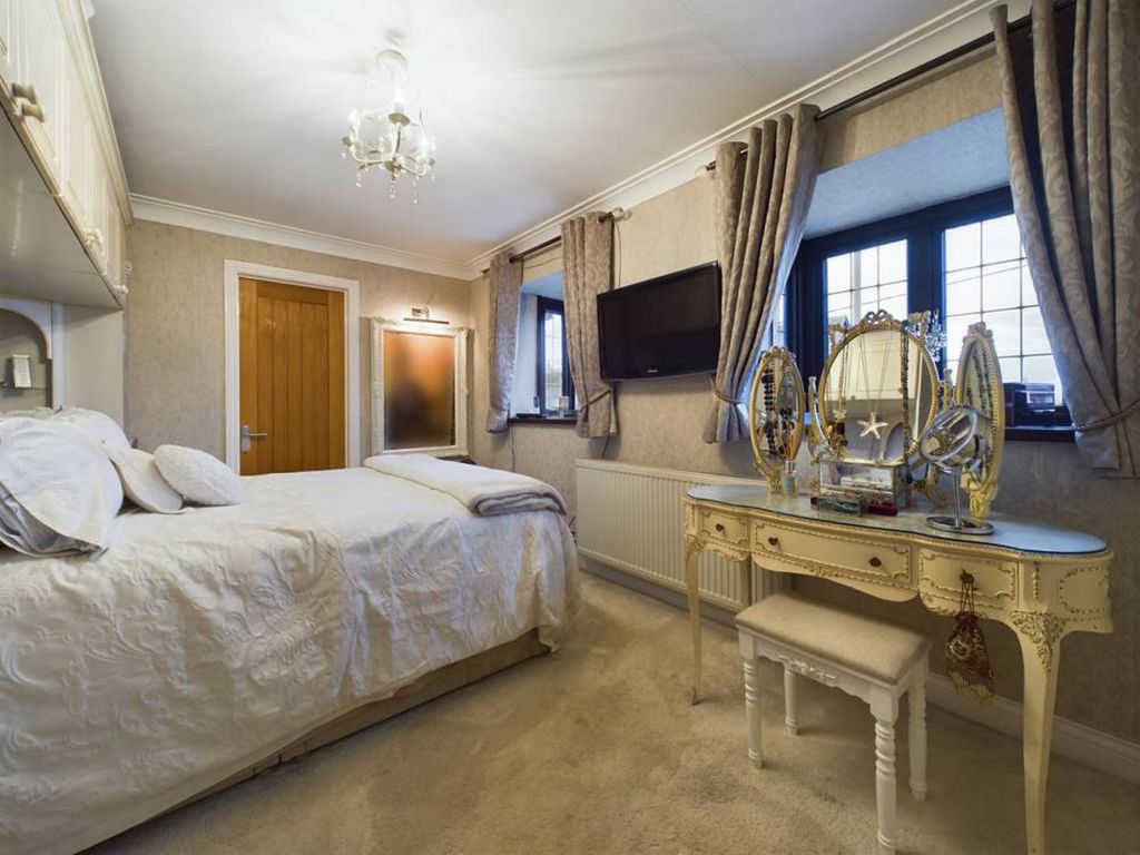 Additional image 9 of 4 bed detached house for saleMay Avenue, Canvey Island SS8