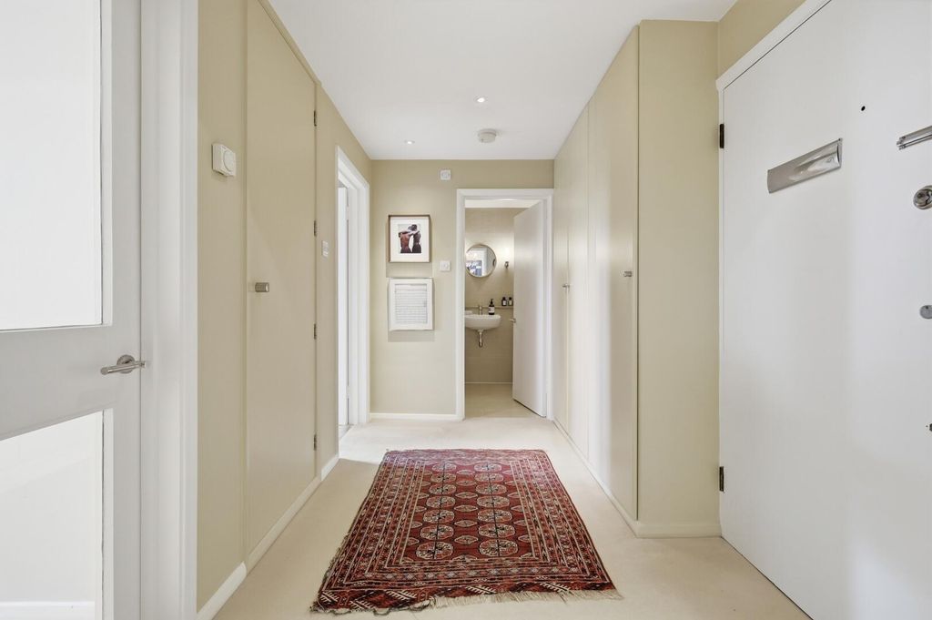 Additional image 13 of 1 bed flat for saleGreenhill, High Road, Buckhurst Hill IG9