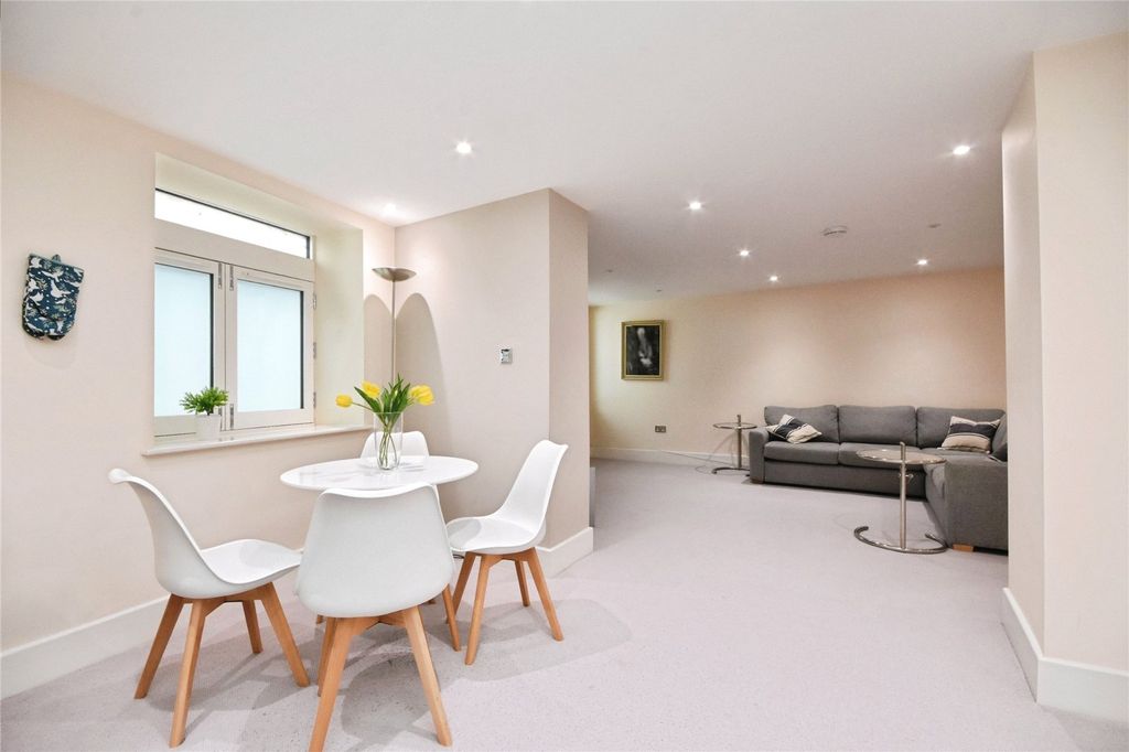 Additional image 16 of 2 bed flat for saleHigh Street, Chelmsford, Essex CM1