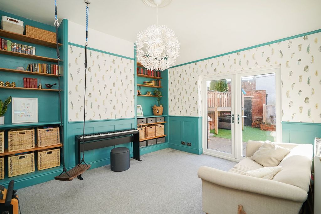 Additional image 24 of 6 bed semi-detached house for saleNewbold Road, Chesterfield S41