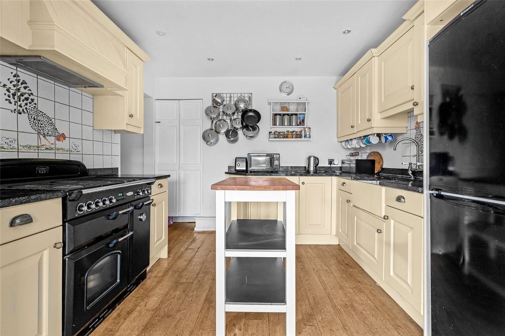 Additional image 5 of 4 bed detached house for saleWebb Crescent, Chipping Norton, Oxfordshire OX7