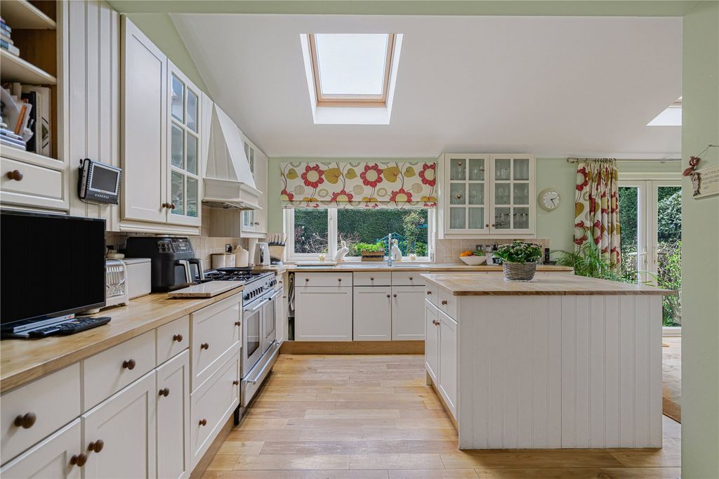 Additional image 10 of 4 bed detached house for saleOakley Lane, Chinnor, Oxfordshire OX39