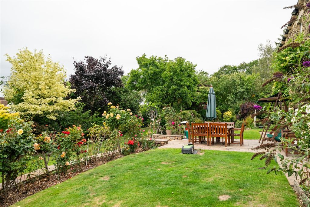 Additional image 11 of 5 bed detached house for saleBurbank House, Westbrook Close, Brookside, Chesterfield S40