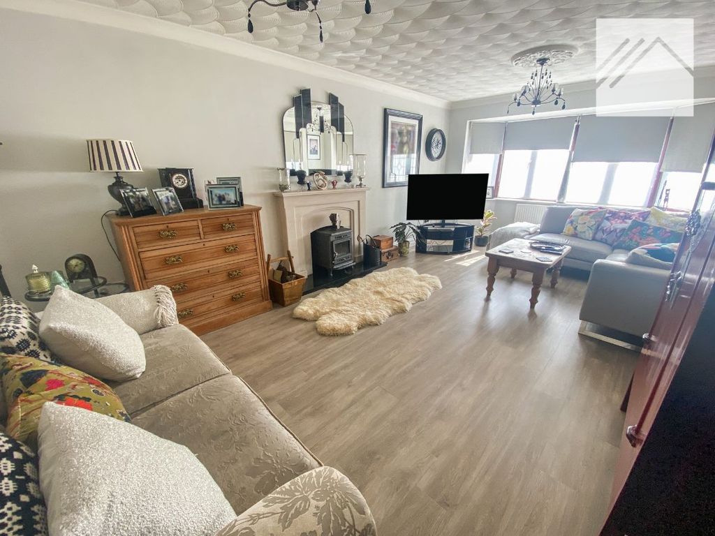 Additional image 2 of 4 bed detached house for saleThorpe Leas, Canvey Island SS8