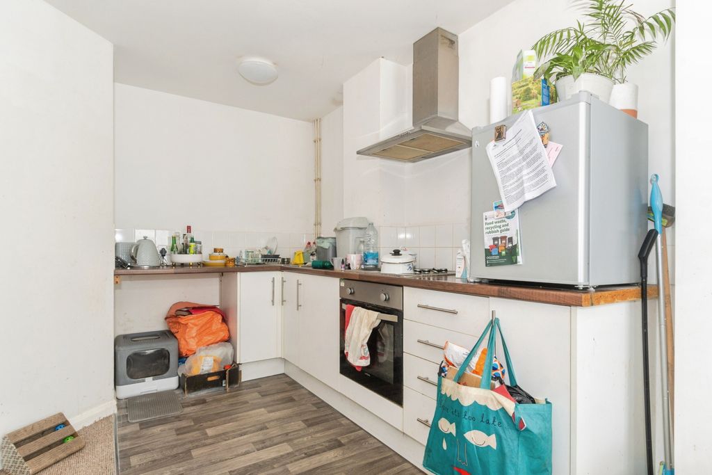 Additional image 17 of 2 bed flat for saleCommercial Street, Gunnislake PL18