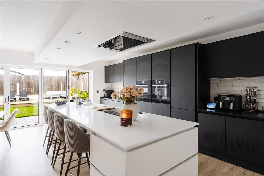 Additional image 14 of 4 bed detached house for saleMelinda Lane, Clacton-On-Sea CO16