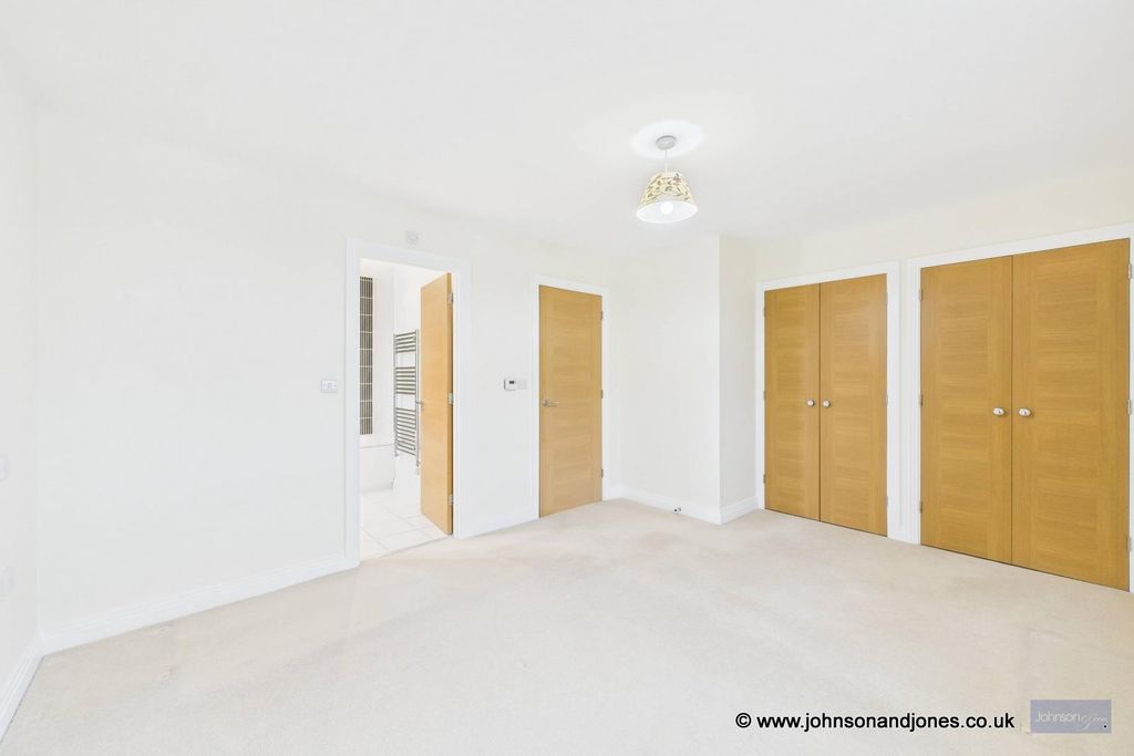 Additional image 12 of 4 bed detached house for saleKingfisher Close, Chertsey KT16