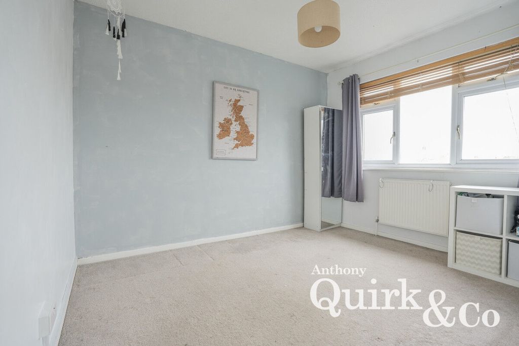 Additional image 6 of 2 bed flat for saleMornington Cresent, Canvey Island SS8