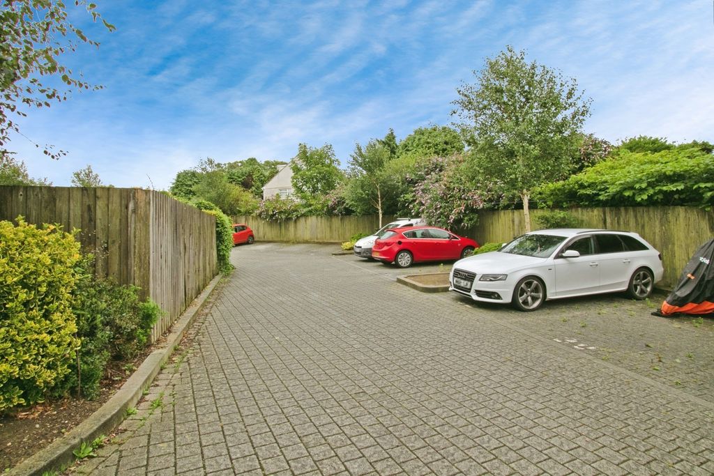 Additional image 10 of 2 bed flat for saleNicholas Holman Road, Camborne, Cornwall TR14