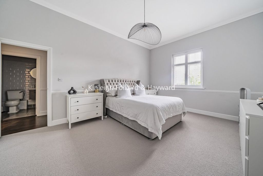 Additional image 8 of 3 bed flat for saleCamden Grove, Chislehurst BR7