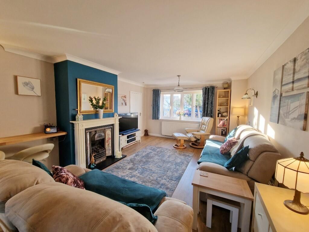 3 bed detached house for saleBrickwall Close, Burnham-On-Crouch CM0