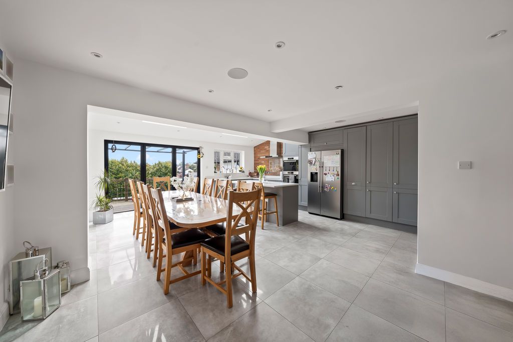 Additional image 4 of 4 bed semi-detached house for saleHarrow Road, Carshalton Beeches SM5