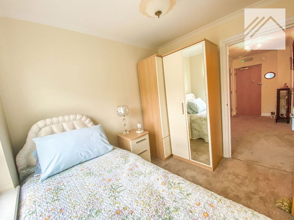 Additional image 7 of 2 bed flat for saleFlat, Hamilton Court, Long Road, Canvey Island SS8