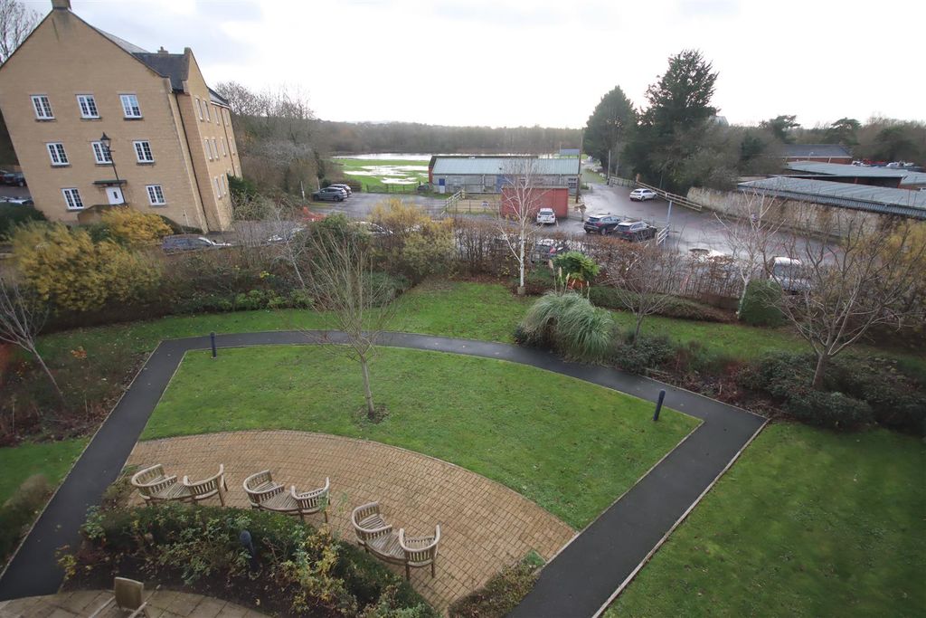 Additional image 11 of 2 bed flat for saleWestmead Lane, Chippenham SN15