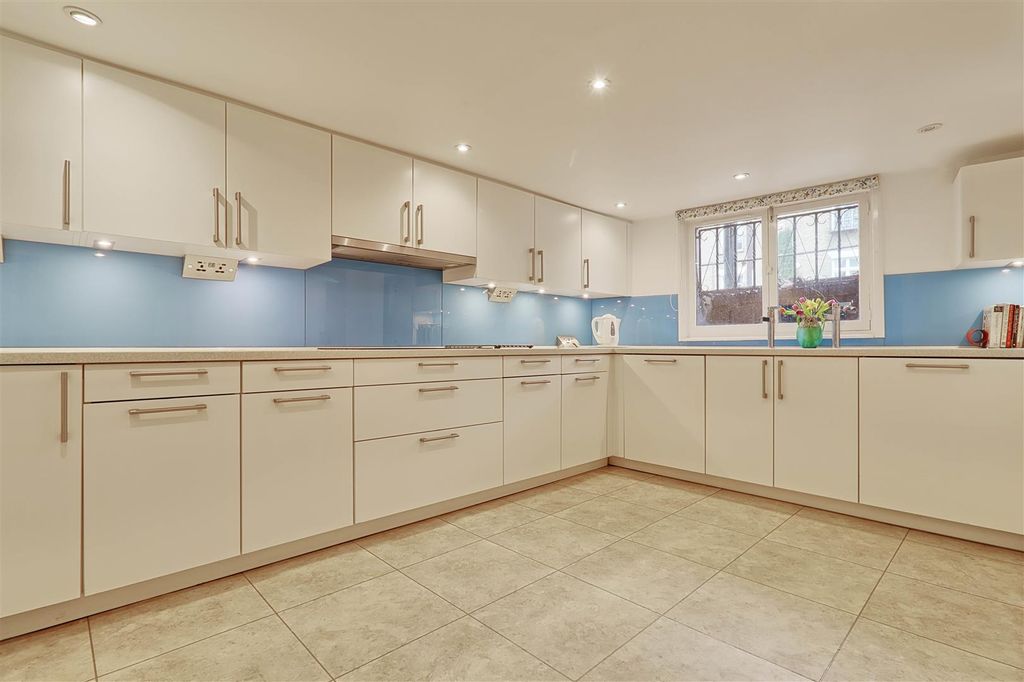 Additional image 2 of 4 bed detached house for saleMaids Causeway, Cambridge CB5