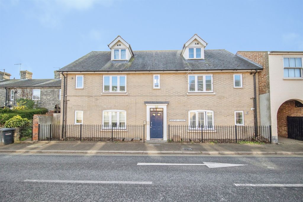 2 bed flat for saleChurch Walk, Sudbury CO10