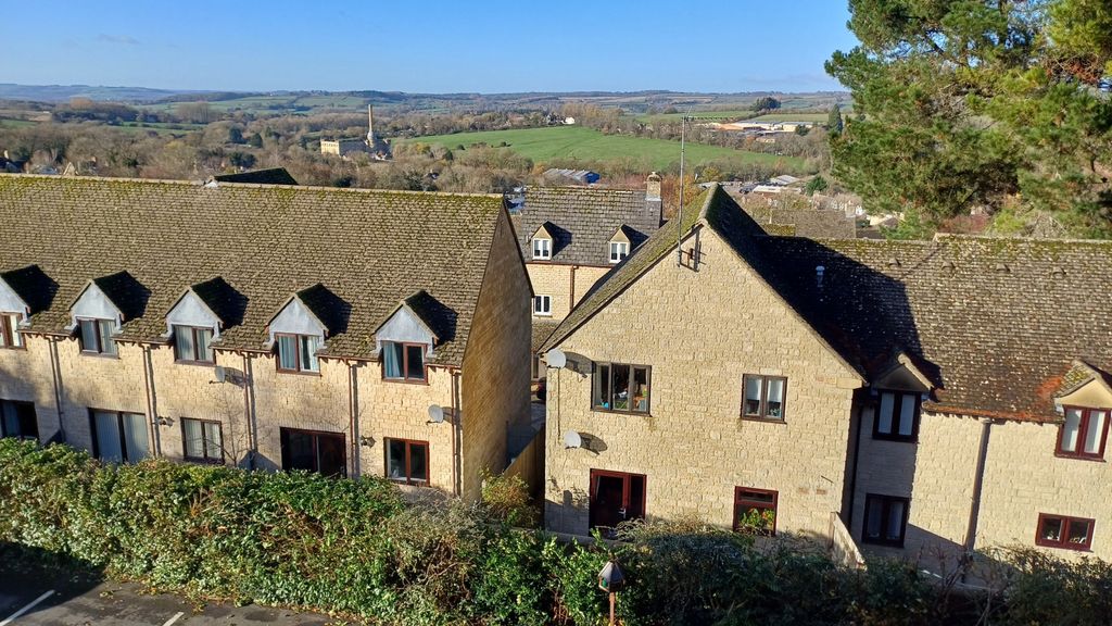 Additional image 6 of 2 bed flat for saleWest Street, Chipping Norton OX7