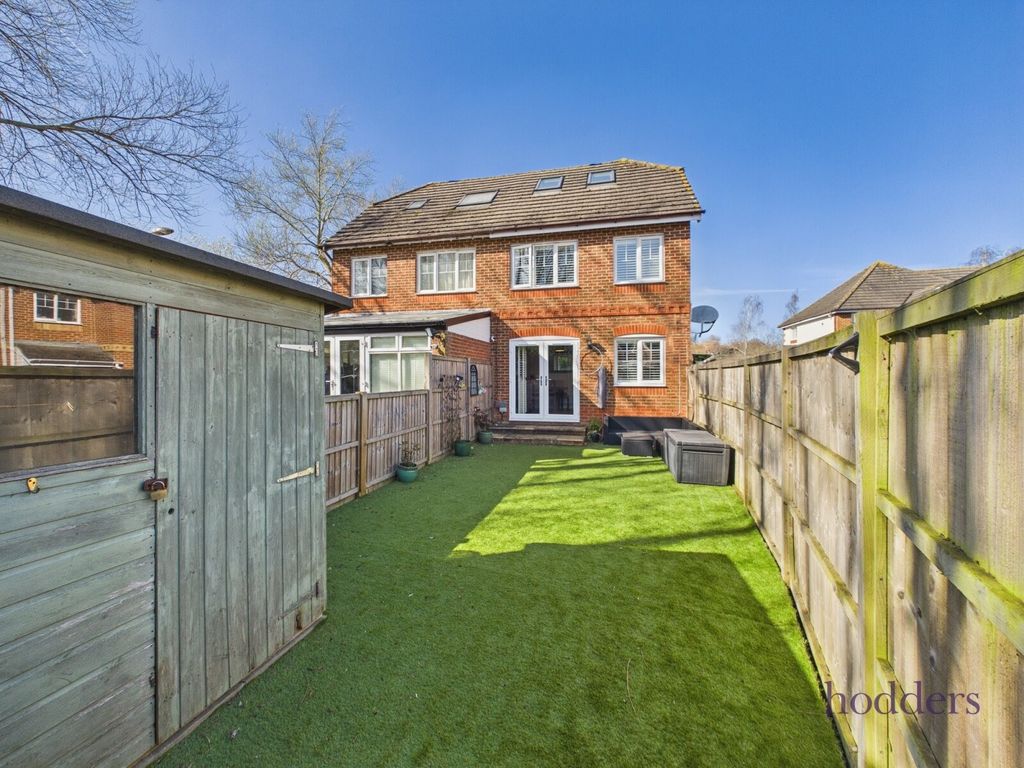 Additional image 15 of 4 bed semi-detached house for saleTwynersh Avenue, Chertsey, Surrey KT16