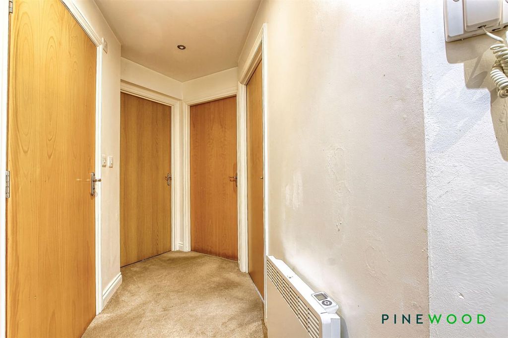 Additional image 13 of 2 bed flat for saleArchdale Close, Chesterfield S40
