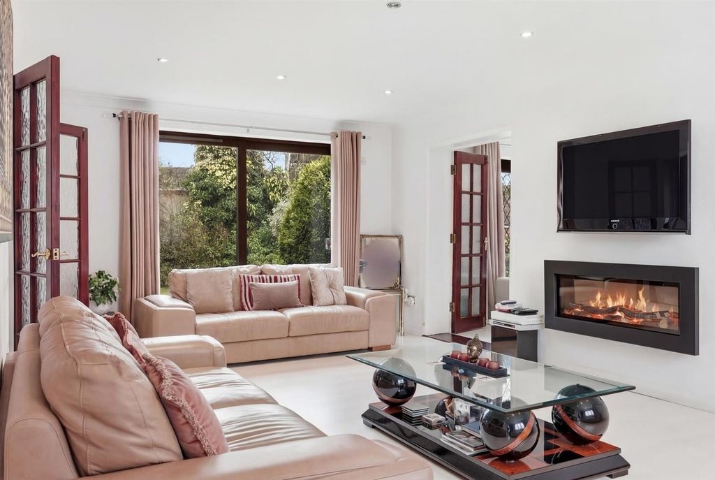 Additional image 7 of 6 bed detached house for saleBromley Lane, Chislehurst BR7