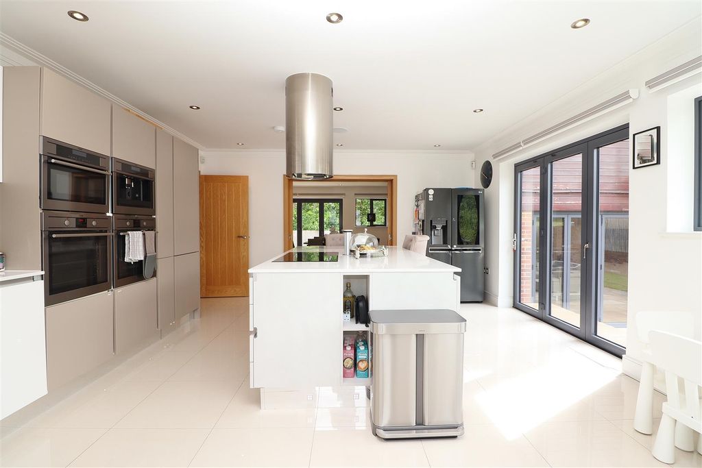Additional image 9 of 4 bed detached house for saleSandy Lane, Bushey WD23