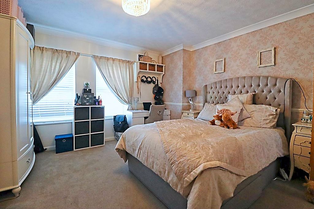 Additional image 13 of 4 bed detached house for saleThorney Bay Road, Canvey Island SS8