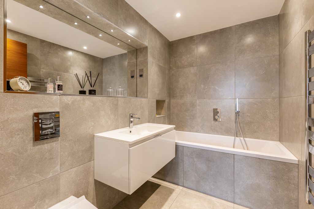 Additional image 23 of 2 bed flat for saleSparrows Herne, Bushey WD23