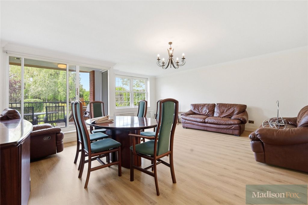 Additional image 4 of 2 bed flat for saleManor Road, Chigwell, Essex IG7