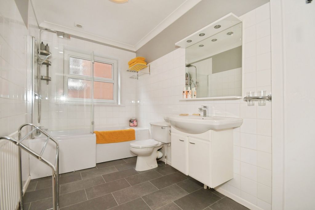 Additional image 8 of 5 bed detached house for saleCromwell Road, Chesterfield, Derbyshire S40