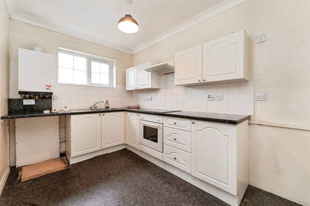 Additional image 4 of 1 bed flat for saleCreek Road, March PE15