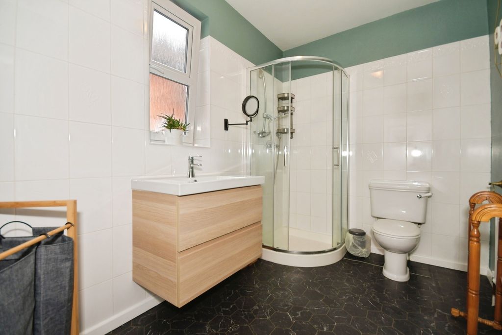 Additional image 10 of 5 bed detached house for saleCromwell Road, Chesterfield, Derbyshire S40