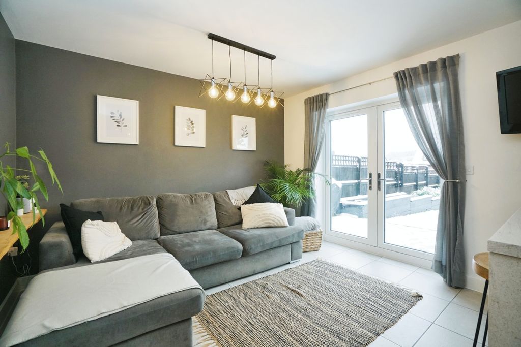 Additional image 7 of 5 bed detached house for saleRyeback Close, Burton-On-Trent DE15