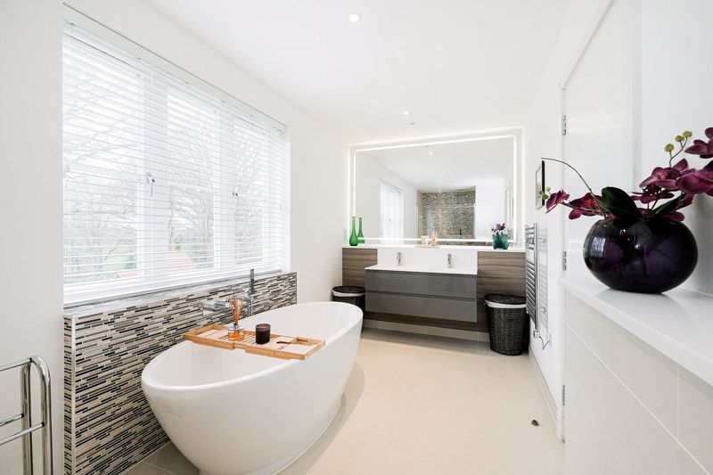 Additional image 19 of 5 bed detached house for saleHigh Road, Chigwell IG7