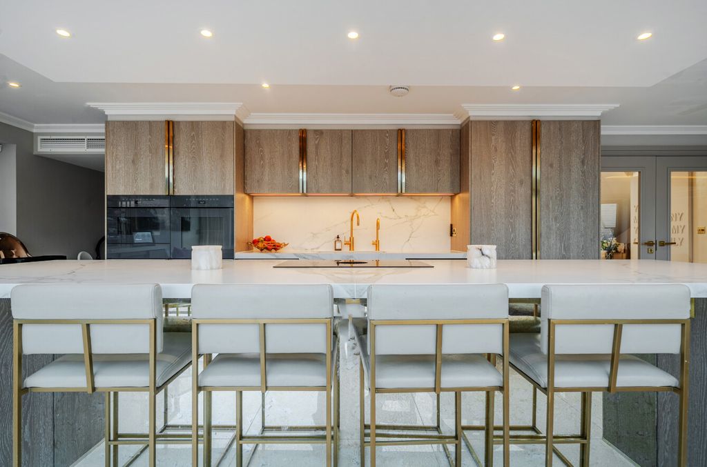 Additional image 10 of 5 bed detached house for saleLeesons Hill, Chislehurst BR7