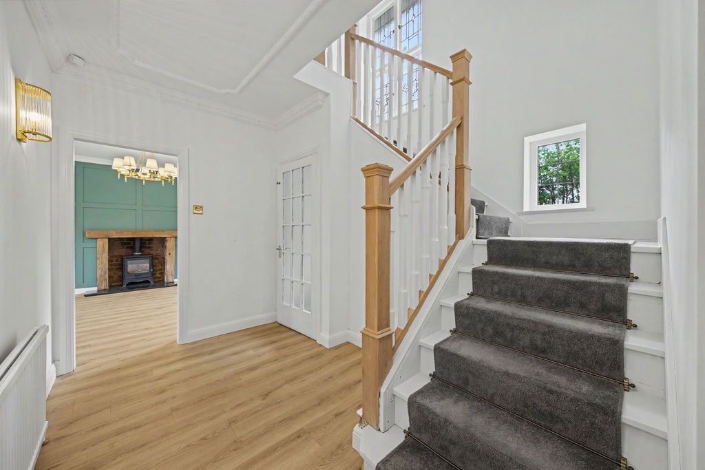 Additional image 17 of 4 bed detached house for saleWhitecotes Lane, Walton, Chesterfield S40