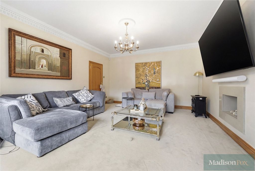 Additional image 8 of 6 bed detached house for saleTomswood Road, Chigwell IG7