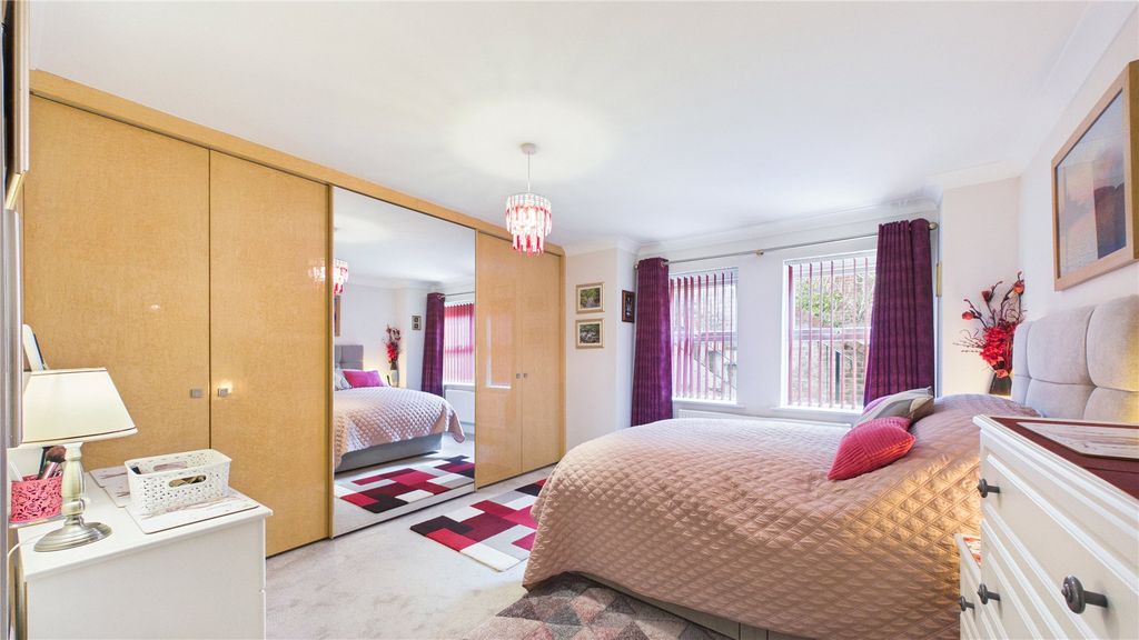 Additional image 8 of 2 bed flat for saleCamberley, Surrey GU15