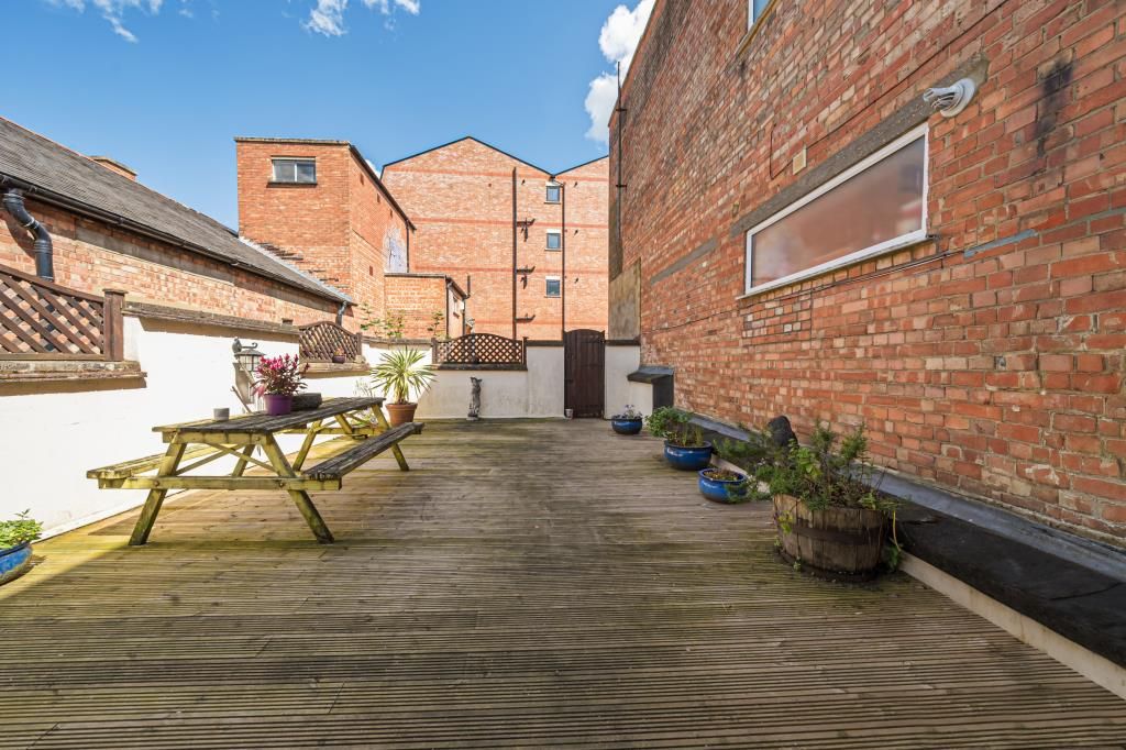 Additional image 4 of 3 bed flat for saleChesham, Buckinghamshire HP5