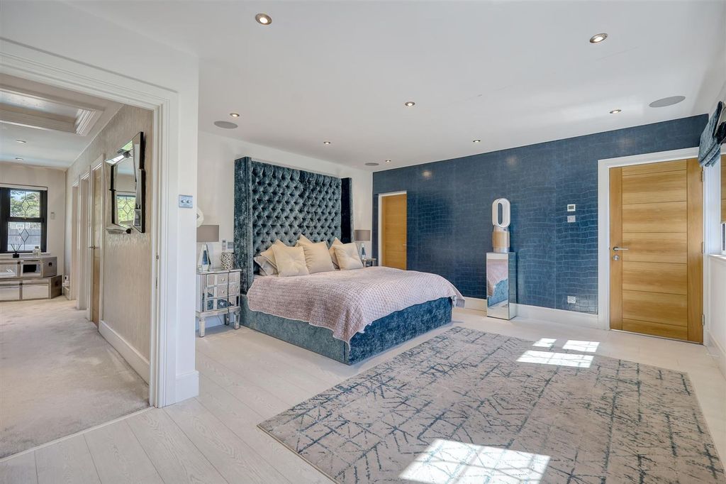Additional image 20 of 4 bed detached house for saleCourtland Drive, Chigwell IG7