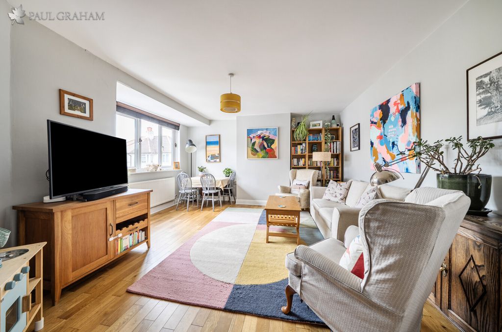 Additional image 2 of 3 bed flat for saleLavender Close, Carshalton SM5