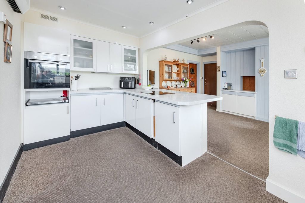 Additional image 13 of 5 bed detached house for saleHarestone Hill, Caterham CR3