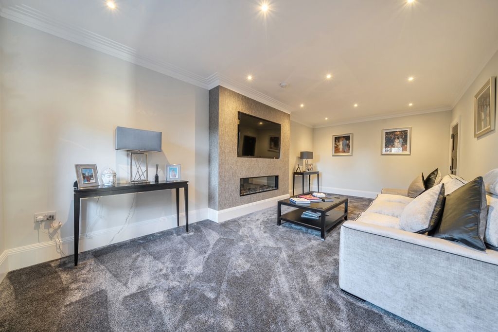 Additional image 9 of 7 bed detached house for saleHeathley End, Chislehurst BR7