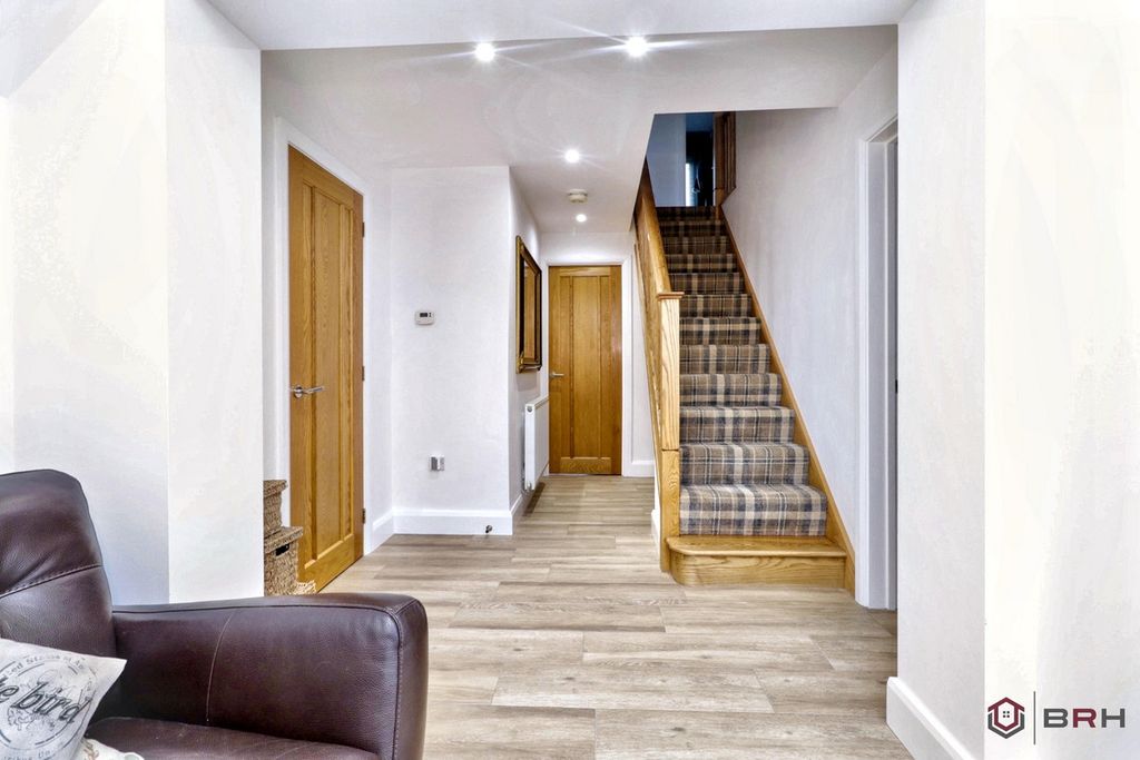 Additional image 3 of 5 bed detached house for salePasture Way, Castleford WF10