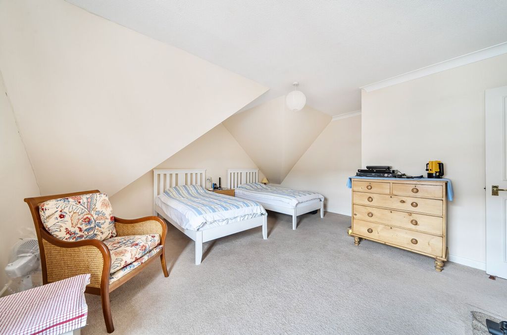 Additional image 17 of 3 bed flat for saleChapel Street, Chichester PO19