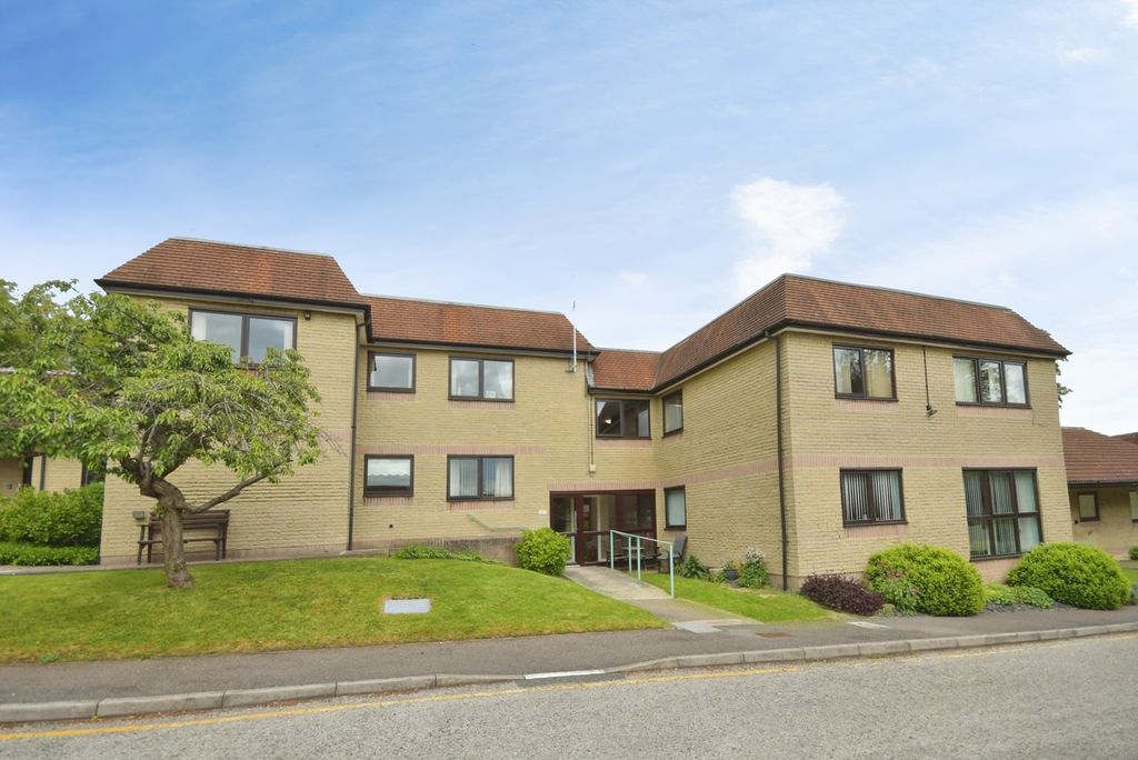 2 bed flat for saleHigh Street, Old Whittington, Chesterfield, Derbyshire S41