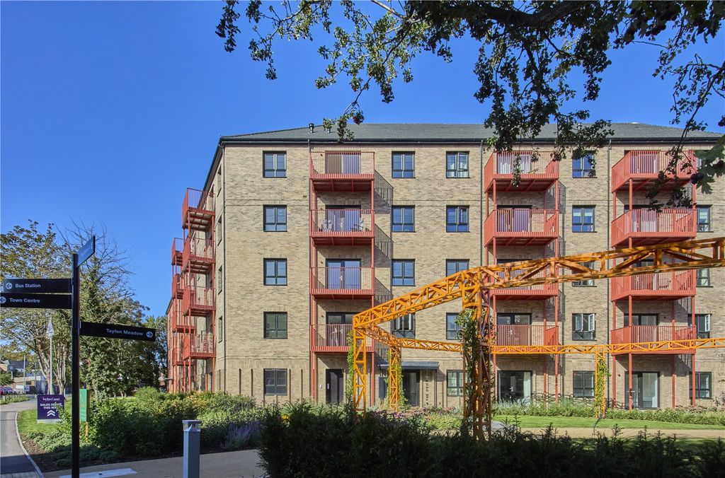 2 bed flat for saleTayfen Court, Tayfen Road, Bury St. Edmunds, Suffolk IP33