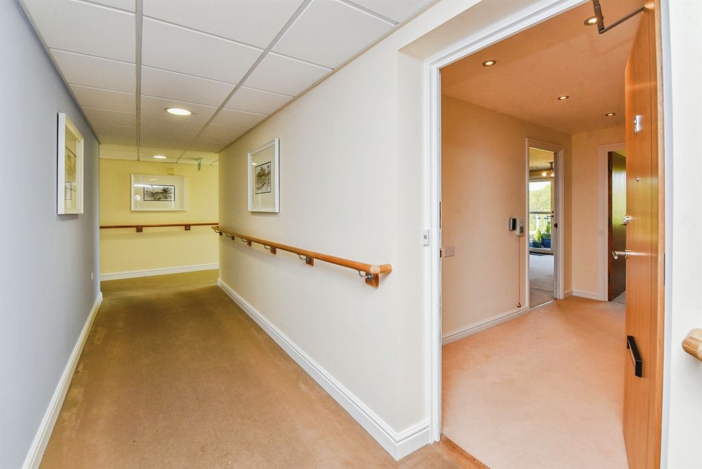 Additional image 10 of 2 bed flat for saleWestmead Lane, Chippenham SN15
