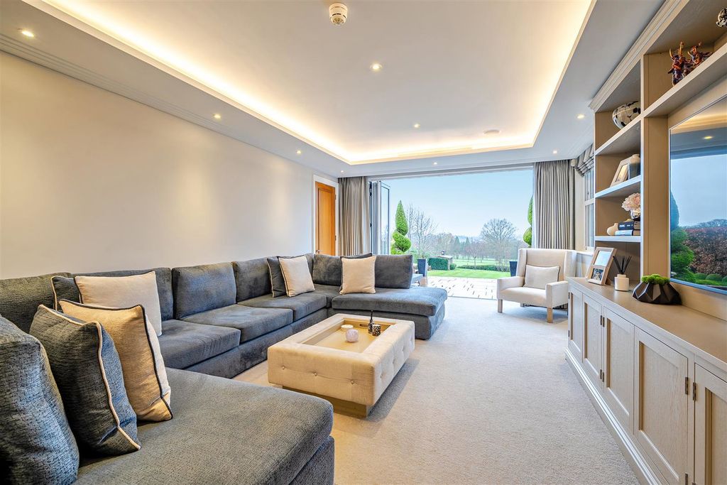 Additional image 7 of 5 bed detached house for saleProwse Avenue, Bushey Heath, Bushey WD23